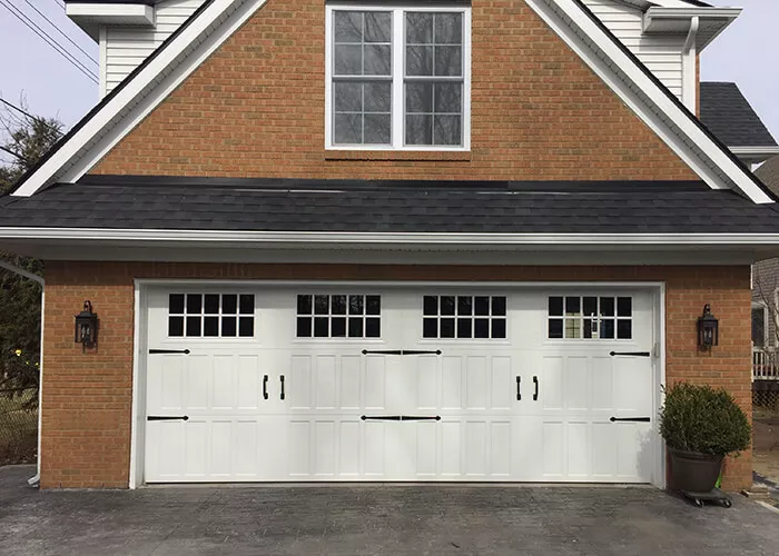 Amarr Garage Doors, 16' x 7', Classica Northampton, True White, Madeira