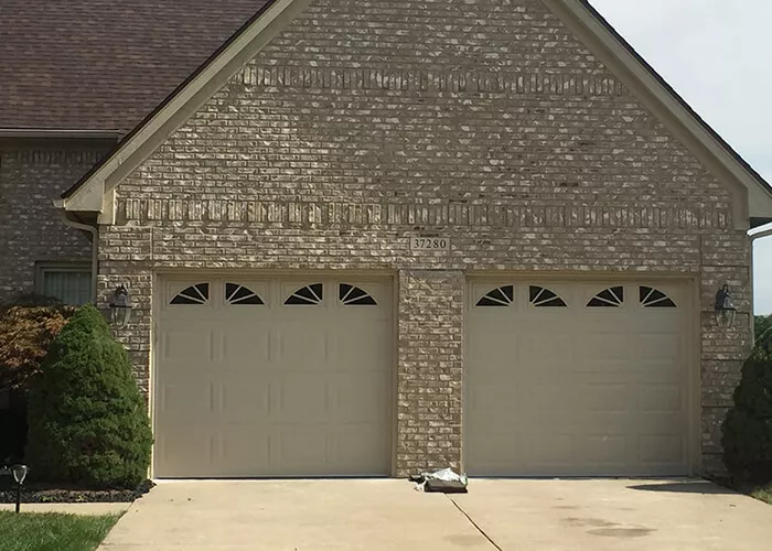 Amarr Garage Doors, 8' x 7', Stratford Short Panel, Short Panel Wagon Wheel